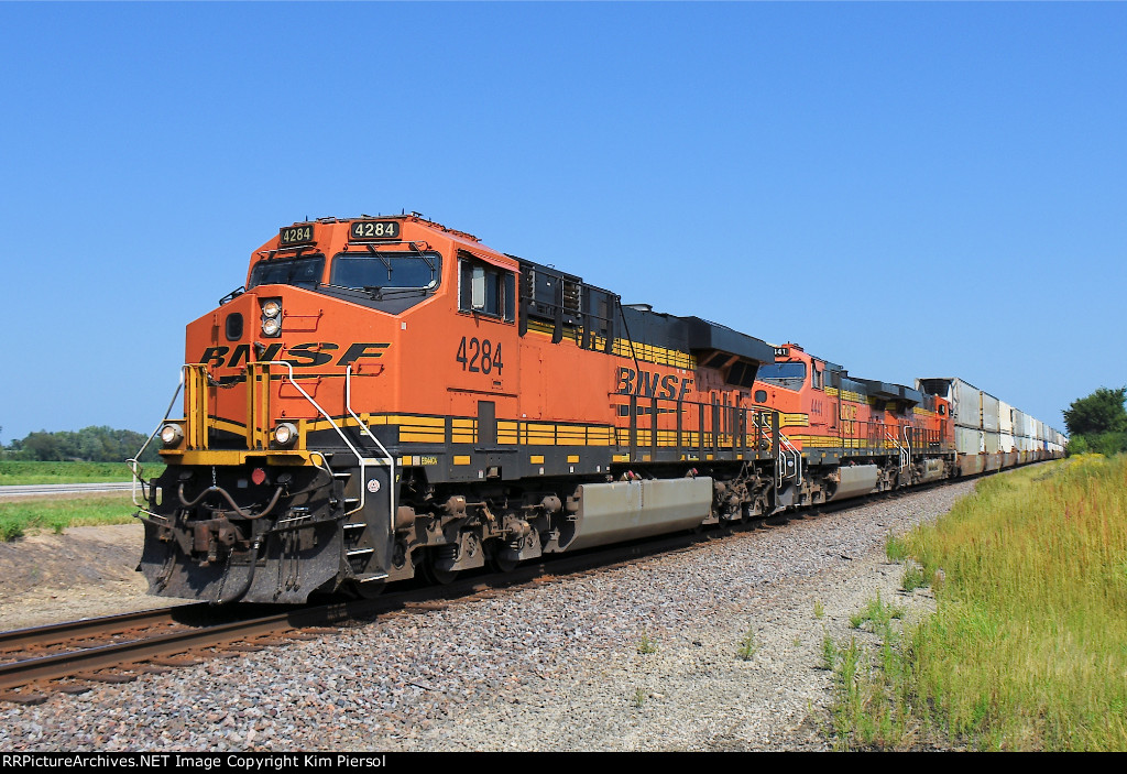 BNSF 4284